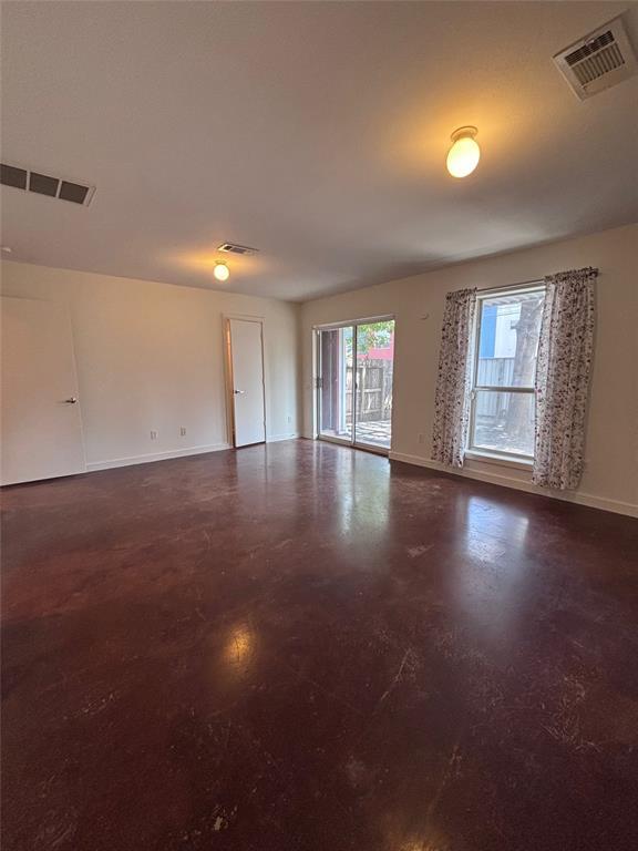 Building Photo - 5 N Ennis St