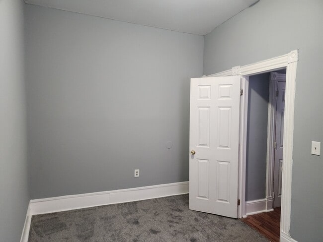 Building Photo - 210 Main St