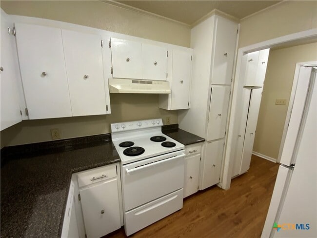 Building Photo - 510 B Cheyenne Dr