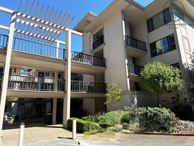 Building Photo - Remodeled Two Bedroom Ocean Pines Condominium