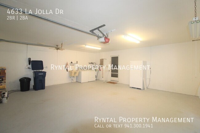 Building Photo - 4633 La Jolla Dr