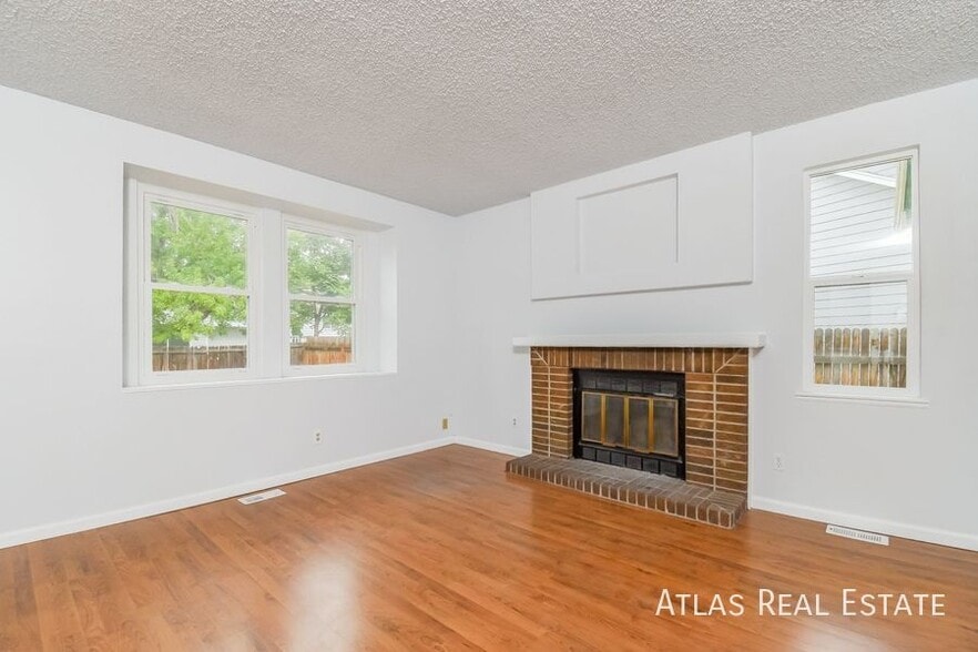 Building Photo - 8560 Ilex Dr