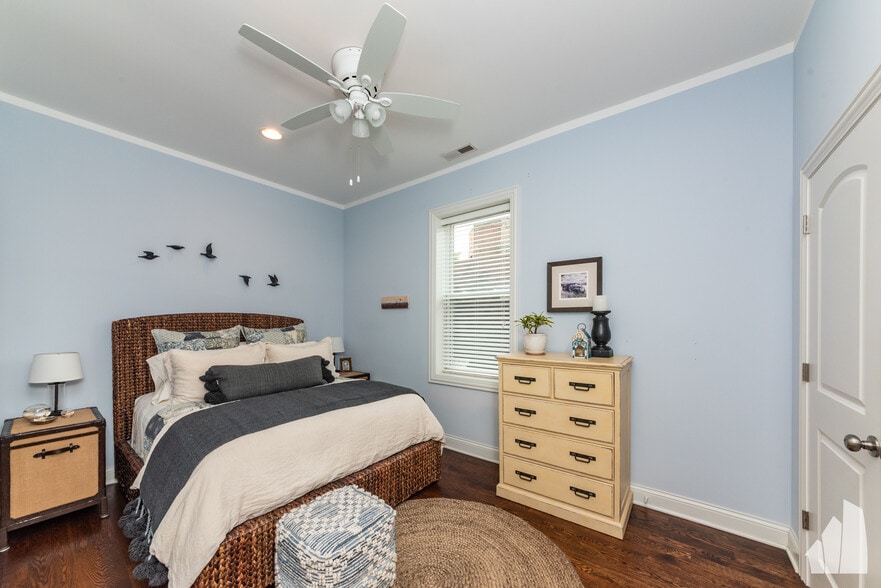 Building Photo - 839 Lyman Ave