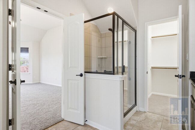 Building Photo - 8336 Paola St