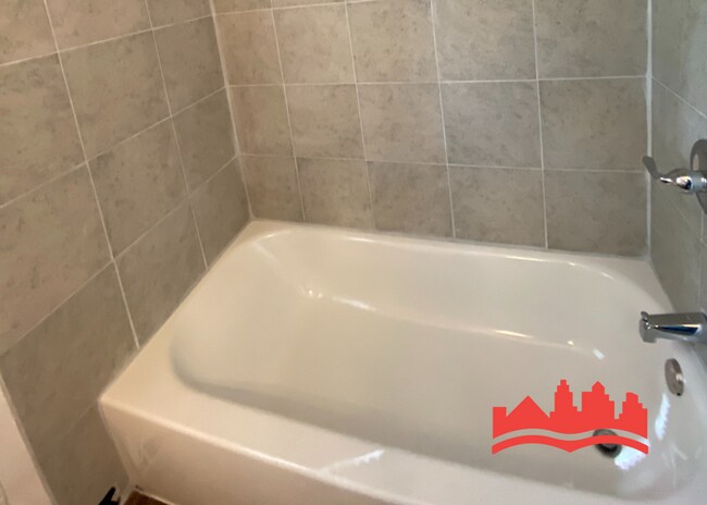 Building Photo - 956 Goodman St