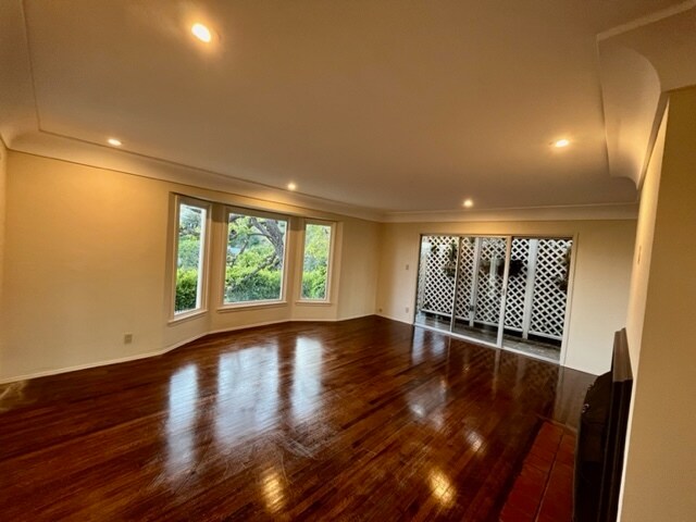 Building Photo - 8967 St Ives Dr