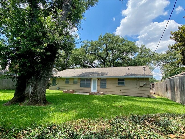 Building Photo - 1810 Mill Creek Dr