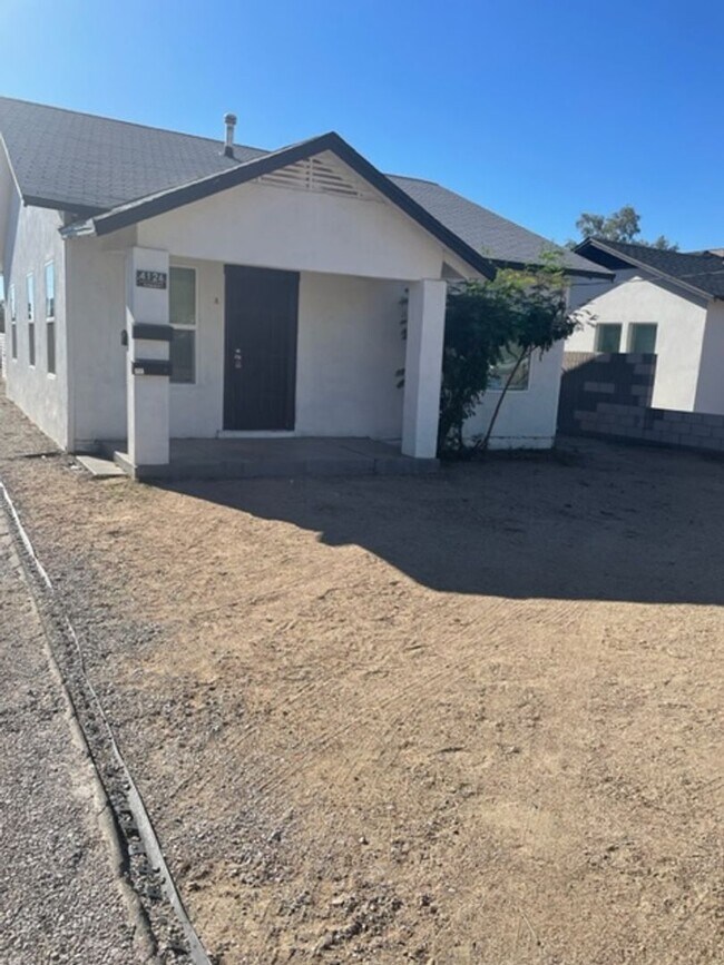 Building Photo - Unique Tri plex