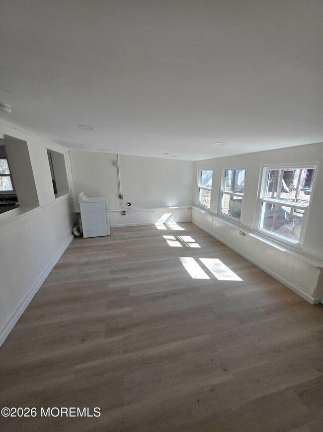 Building Photo - 1145 Kenton Dr