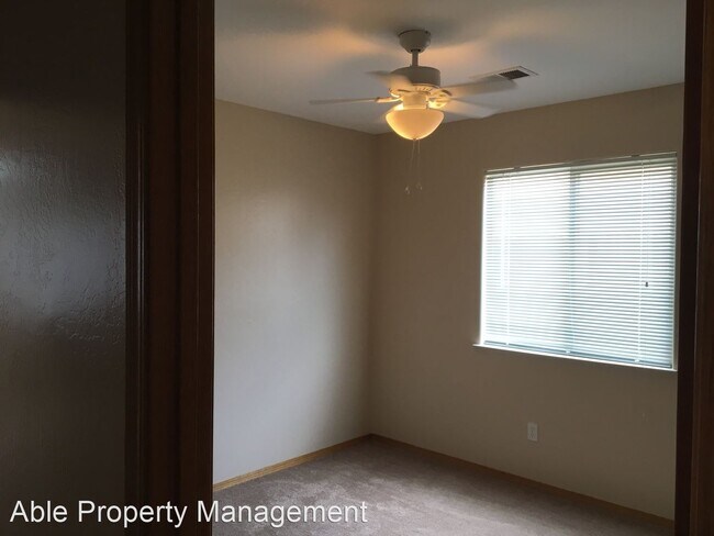 Building Photo - 3 br, 2 bath House - 8612 Winlock St.