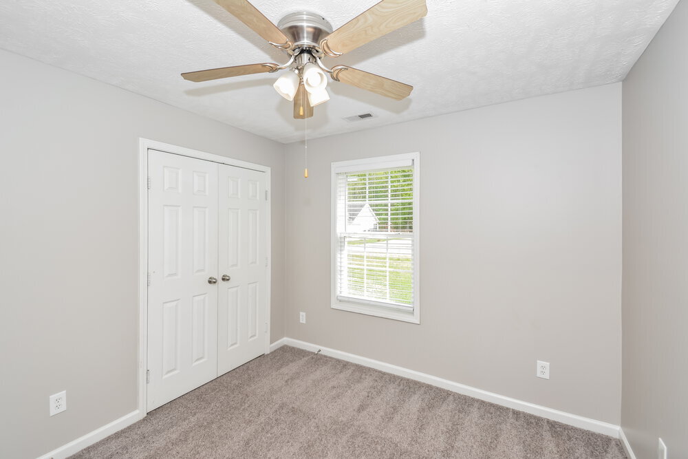 Building Photo - 144 Centerrock Dr