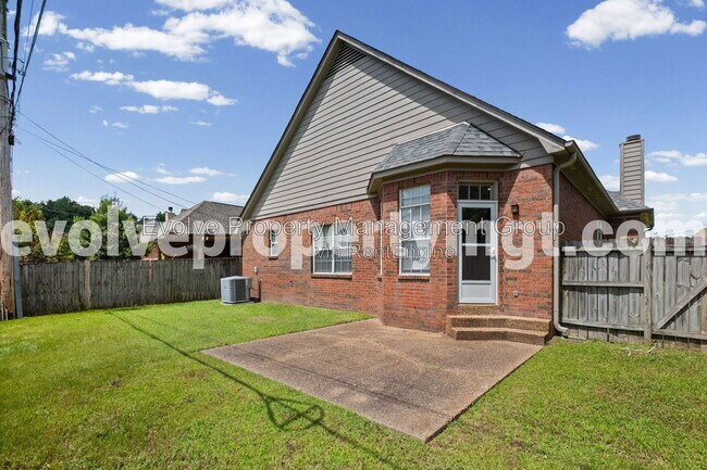 Building Photo - 330 Bendigo Dr