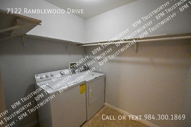 Building Photo - 7122 Ramblewood Dr