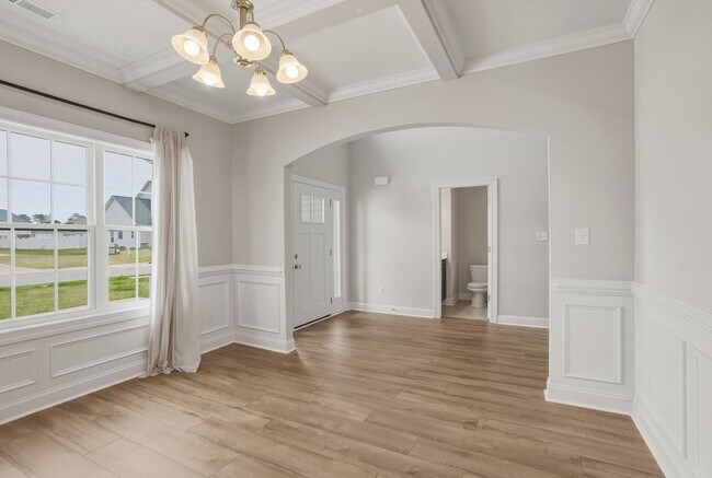 Building Photo - 5 bedroom waterfront property