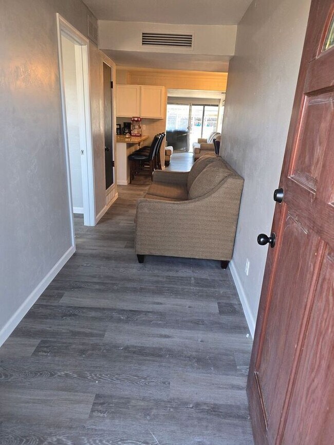 Building Photo - Rooms for Rent – Furnished, Lockable, & Private Backyard! 6 Spots Open.