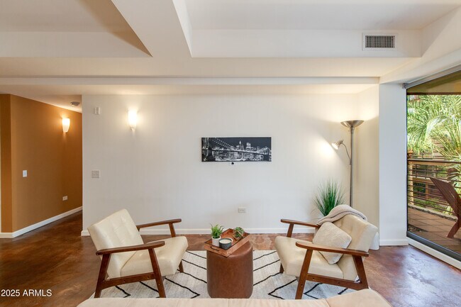 Building Photo - 7137 E Rancho Vista Dr