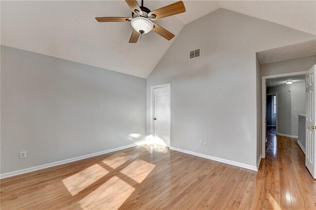 Building Photo - 1112 Ashbury Dr
