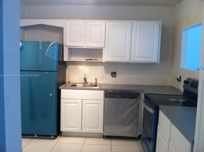 Primary Photo - 2851 NE 183rd St