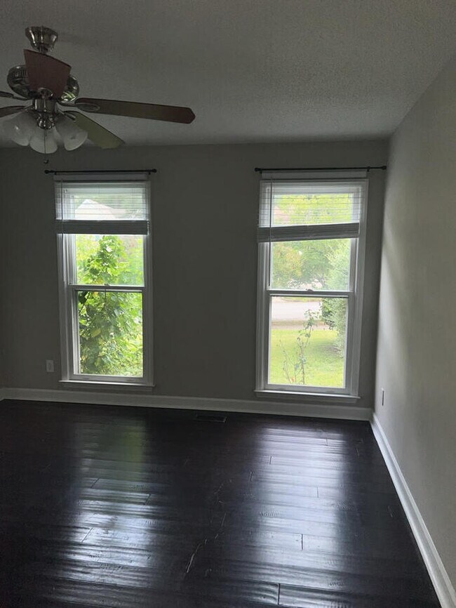 Building Photo - Charming Updated Home in Hedingham with 1s...