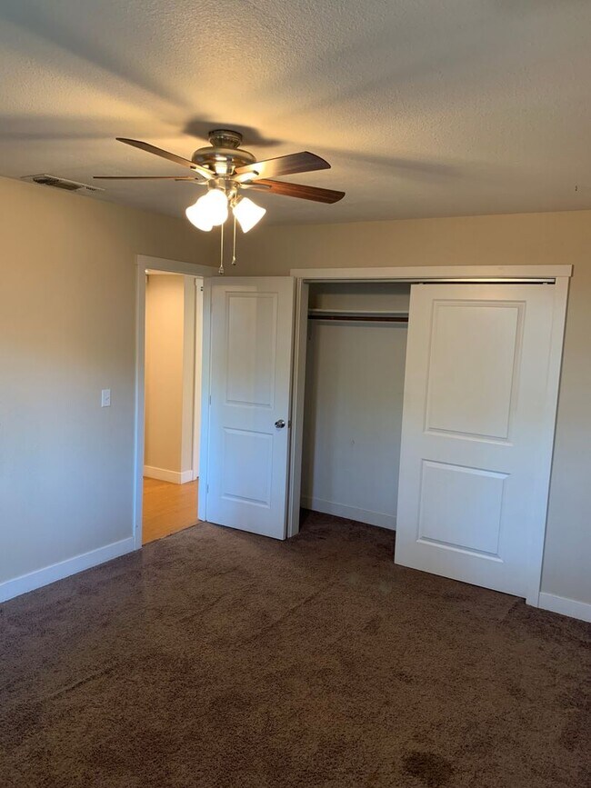 Building Photo - 7533-7535 Gallant Circle