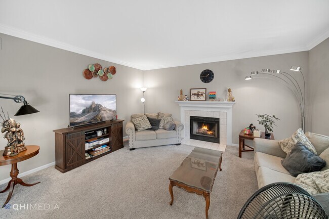 Building Photo - 3569 Charlemaine Dr