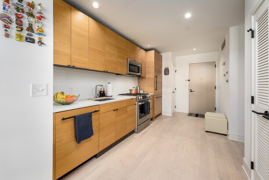 Building Photo - 10 PROVOST St