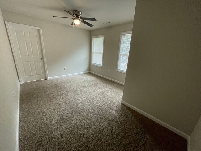 Building Photo - PRE-LEASING FOR AUGUST 2026!