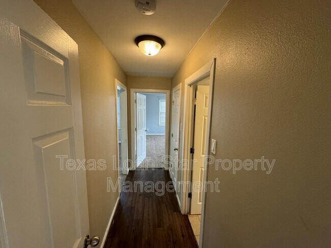 Building Photo - 509 Stimpson St