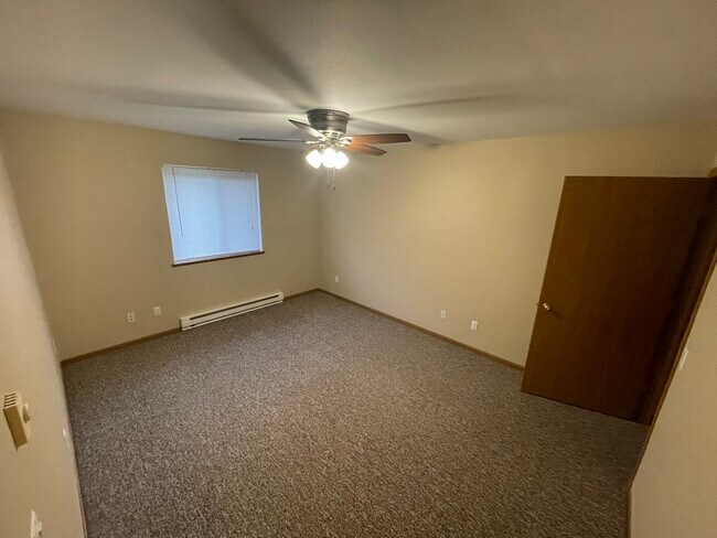 Building Photo - 205 Gillette St