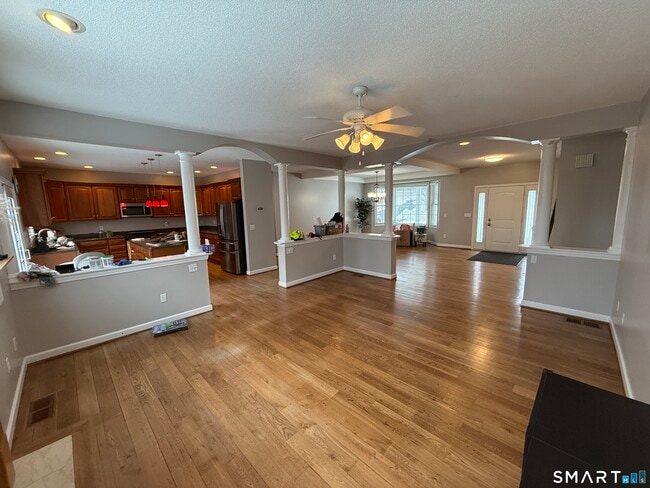 Building Photo - 104 Valley View Rd