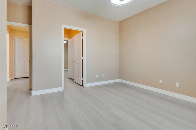 Building Photo - 1340 Rolling Sunset St