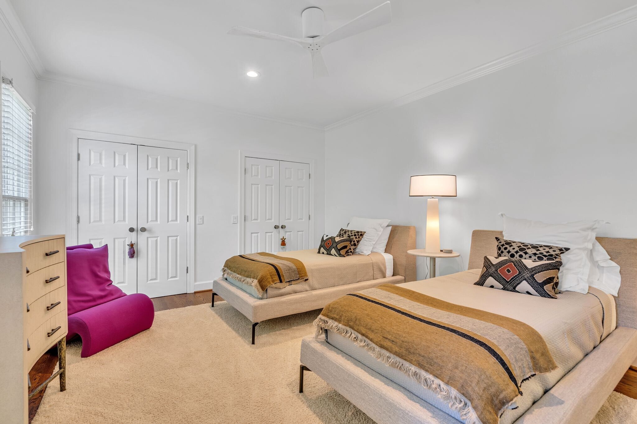 Building Photo - 204 Longwood Ct