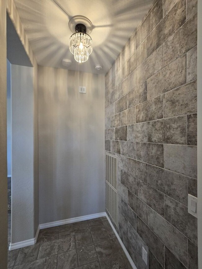 Building Photo - 35532 N Sunset Trail