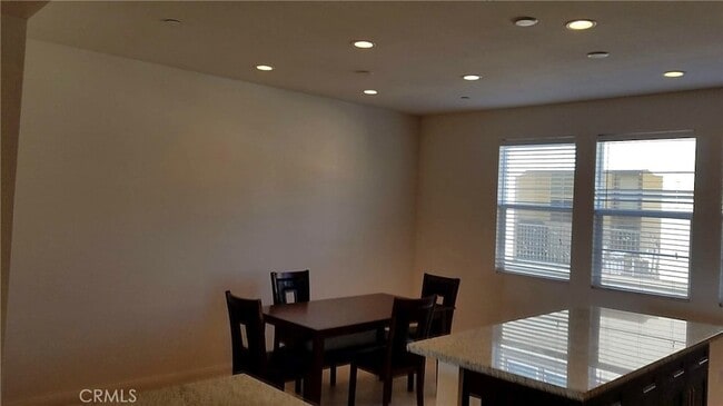 Building Photo - 908 N Acacia Ct