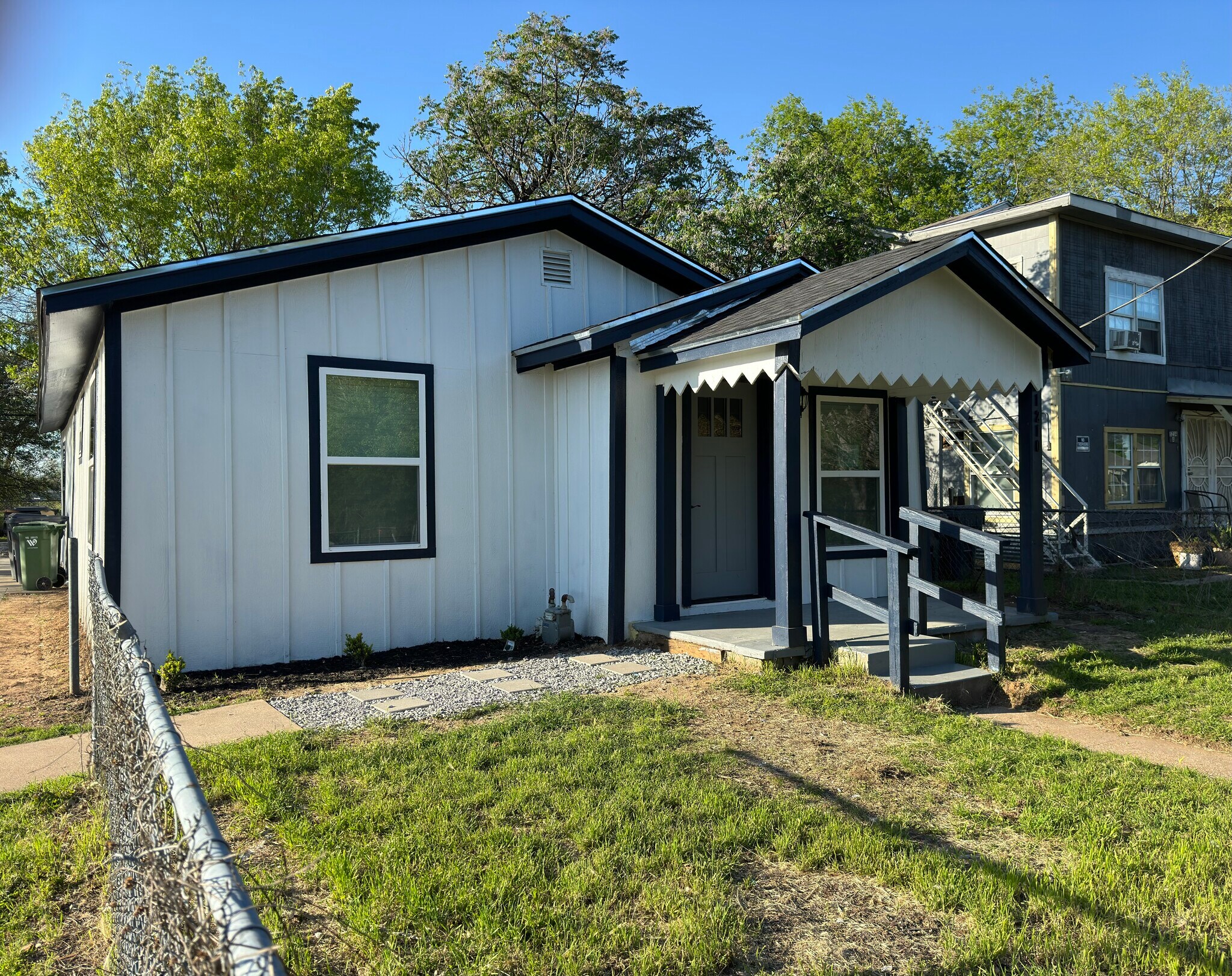 Building Photo - 1210 Southey St