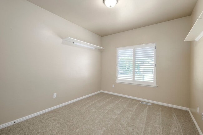 Building Photo - Move-In Ready Upstairs Unit – Available Now