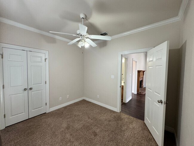 Building Photo - Community pool.. Close to Barksdale Air Fo...