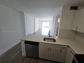 Building Photo - 8101 Crespi Blvd