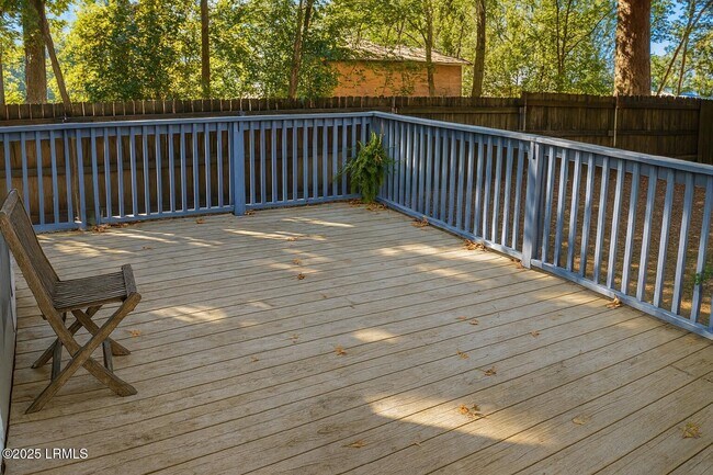 Building Photo - 174 James St