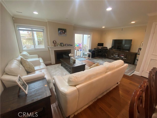 Building Photo - 73 Thicket