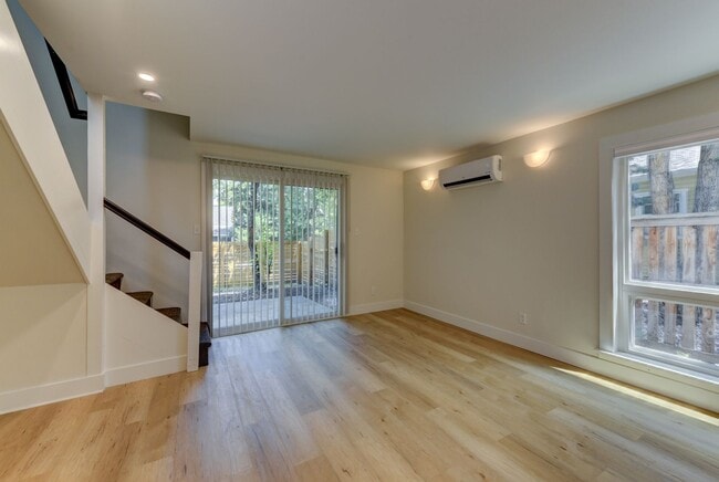 Building Photo - 616 Marine St