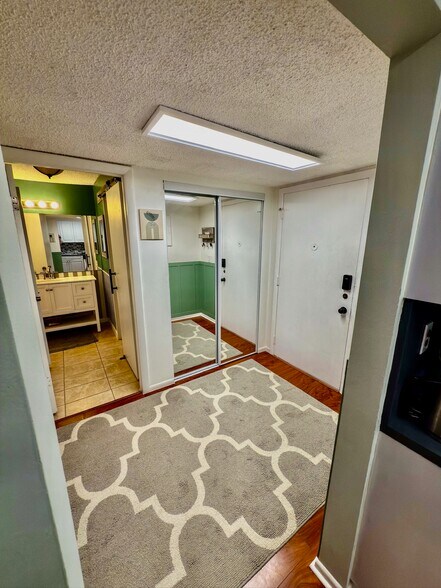 Building Photo - 7610 Stirling Rd