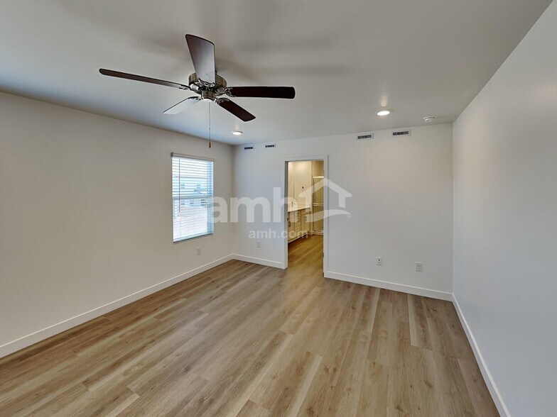 Building Photo - 6476 E Paseo Baranda