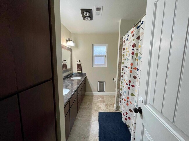 Building Photo - 1029 Silver Stallion Dr