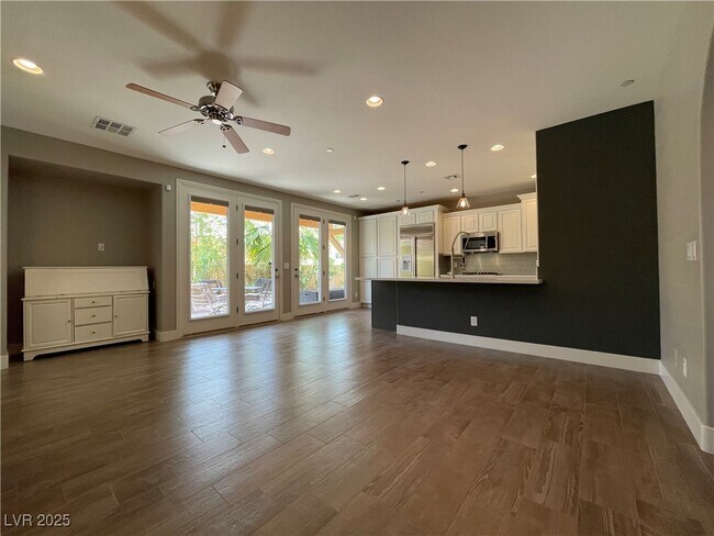 Building Photo - 75 Avenza Dr