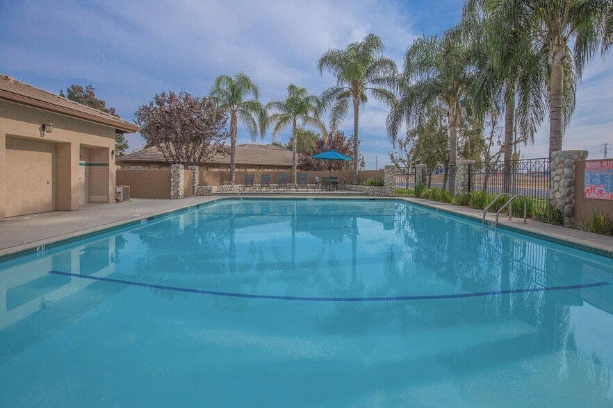 Breakwater Apartments 3900 Riverlakes Dr Bakersfield CA 93312 Apartment Finder