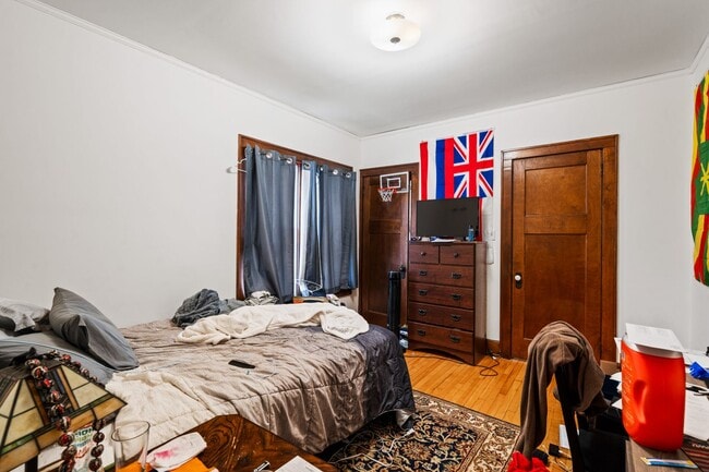 Building Photo - Murray Lower Flat