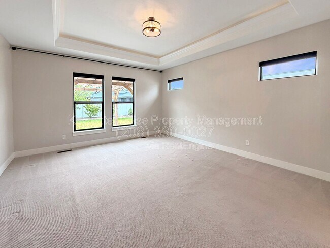 Building Photo - 8343 W Sparks Lake Dr