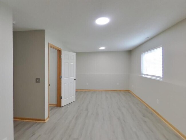 Building Photo - 5215 Pond View Ln