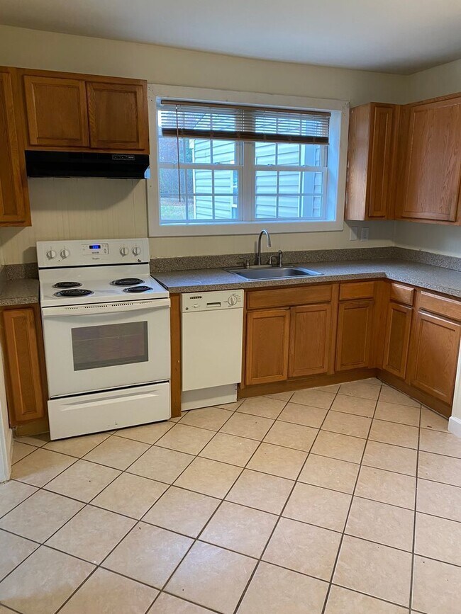 Building Photo - 2700 E Belt Blvd